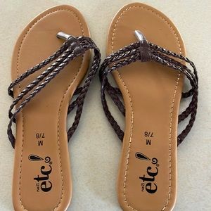 Sandles like new size 7/8